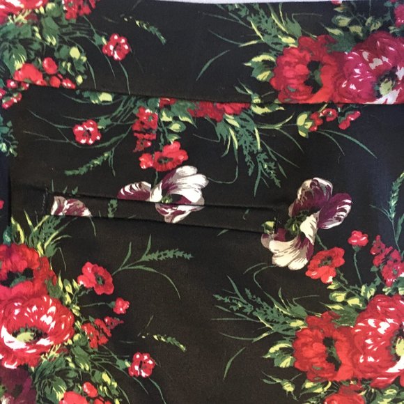 Ricki's Floral Ankle Pants - Black and Red - Picture 6 of 9